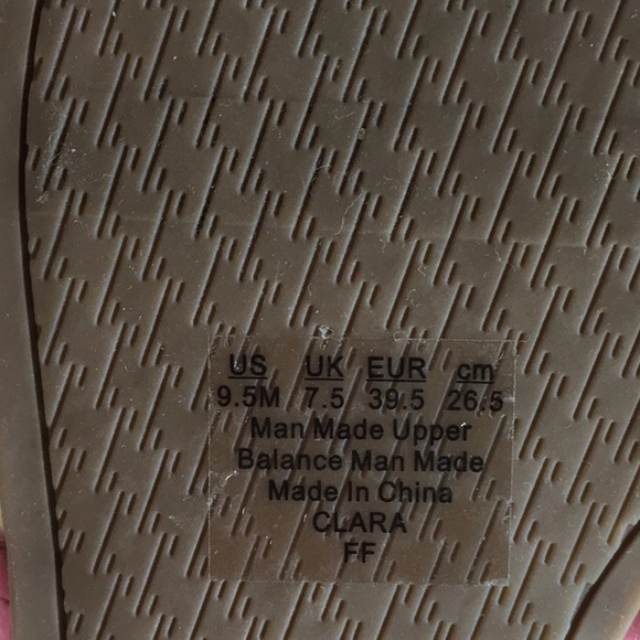 NWOB circus Pink Thong Sandals - Picture 4 of 5